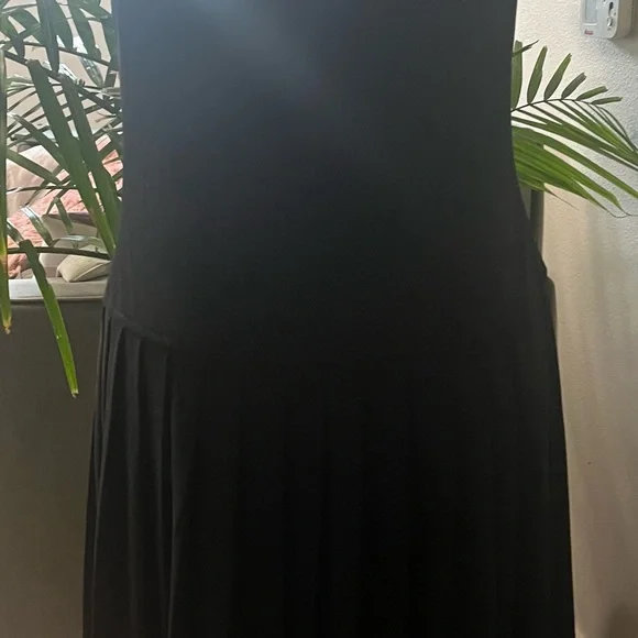 Pleated tennis dress - Picture 6 of 10